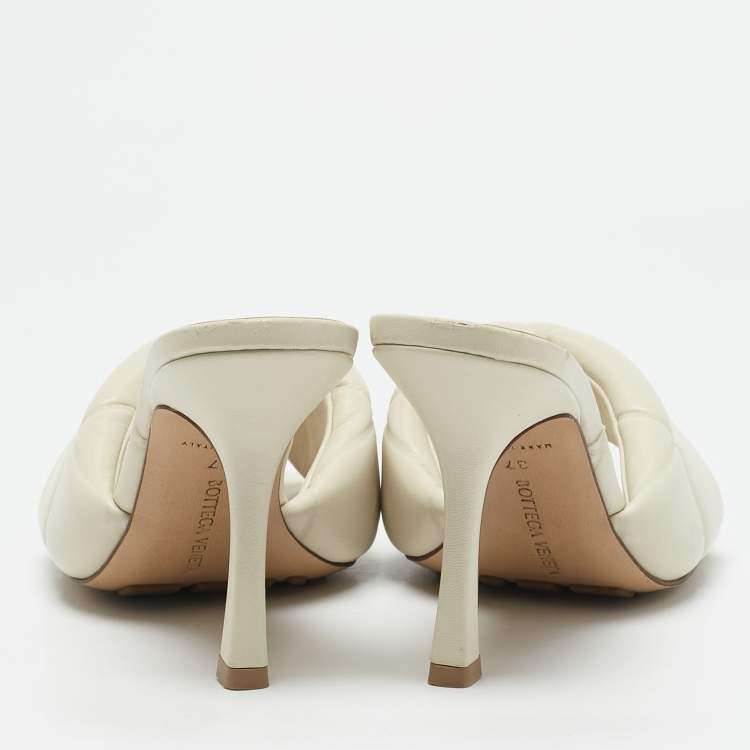 Pre Owned Bottega Veneta Cream Quilted Leather Lido Slide Sandals Size 37