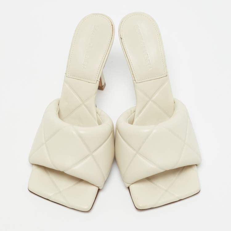 Pre Owned Bottega Veneta Cream Quilted Leather Lido Slide Sandals Size 37