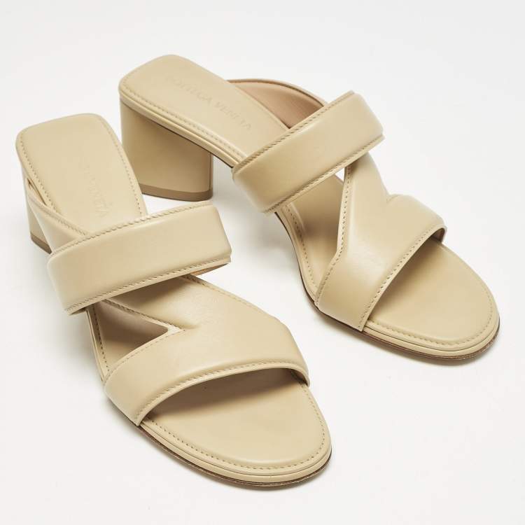 Pre Owned Bottega Veneta Beige Leather Strech Slide Sandals Size 37.5
