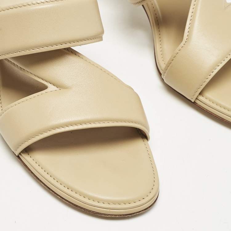 Pre Owned Bottega Veneta Beige Leather Strech Slide Sandals Size 37.5