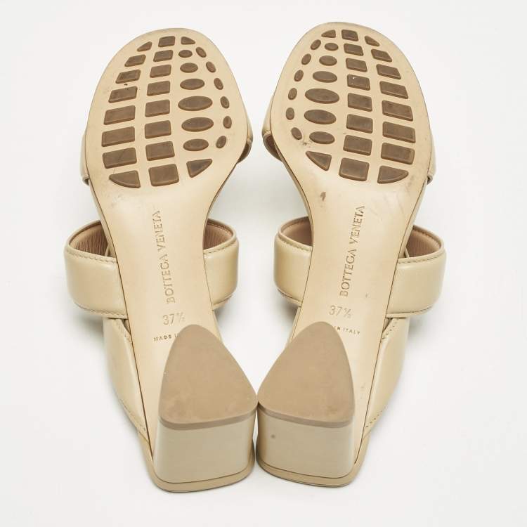 Pre Owned Bottega Veneta Beige Leather Strech Slide Sandals Size 37.5