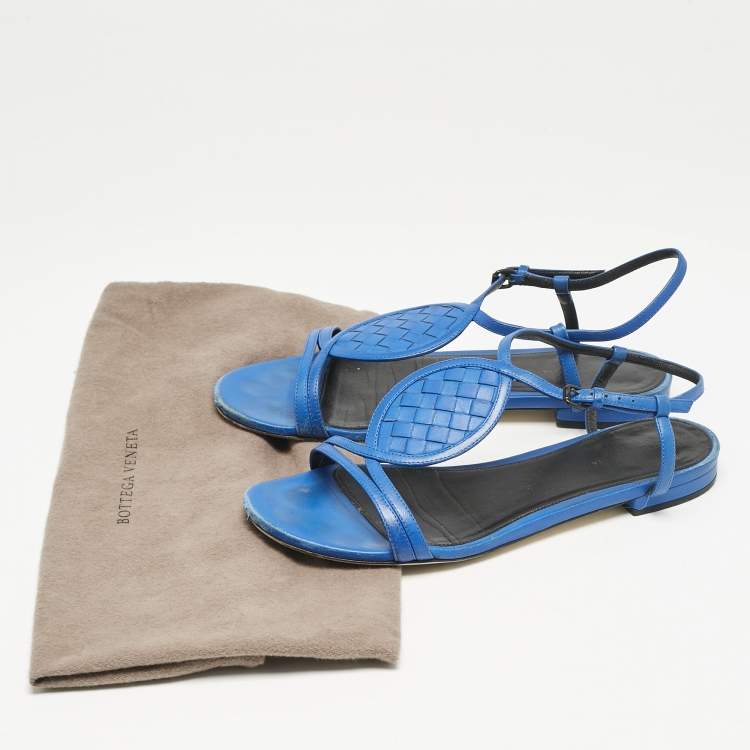 Pre Owned Bottega Veneta Blue Leather Ankle Strap Flat Sandals Size 39