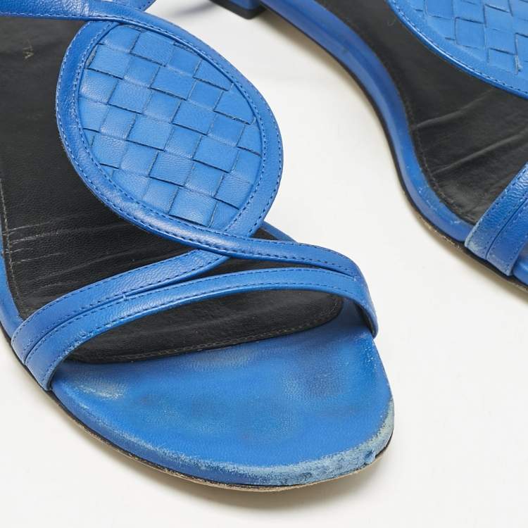 Pre Owned Bottega Veneta Blue Leather Ankle Strap Flat Sandals Size 39