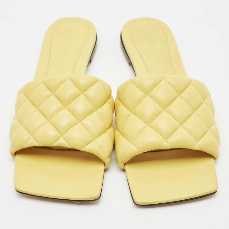 Pre Owned Bottega Veneta Lemon Quilted Leather Lido Flat Sandals Size 41