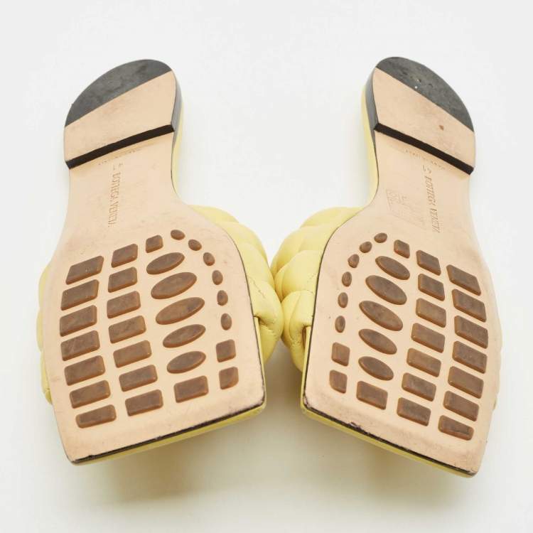 Pre Owned Bottega Veneta Lemon Quilted Leather Lido Flat Sandals Size 41
