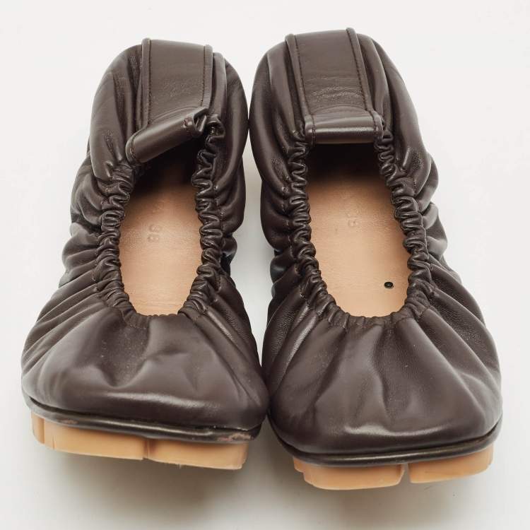 Pre Owned Bottega Veneta Brown Leather Scrunch Ballet Flats Size 38