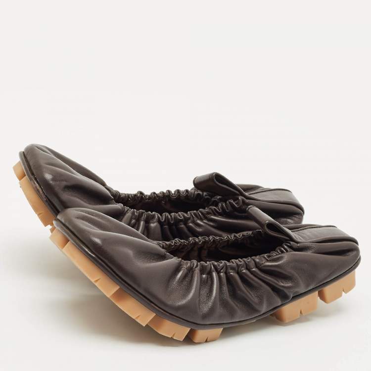 Pre Owned Bottega Veneta Brown Leather Scrunch Ballet Flats Size 38