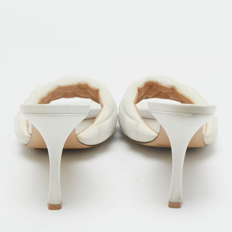 Pre Owned Bottega Veneta White Quilted Leather Lido Slide Sandals Size 40.5