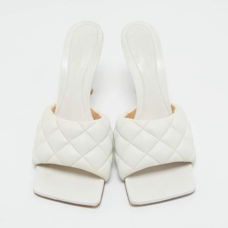 Pre Owned Bottega Veneta White Quilted Leather Lido Slide Sandals Size 40.5