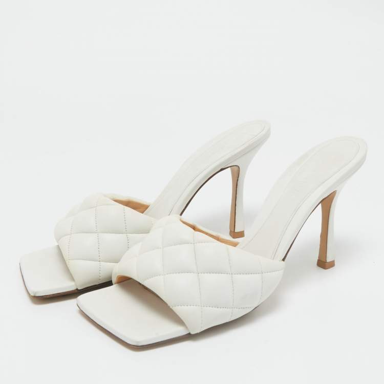 Pre Owned Bottega Veneta White Quilted Leather Lido Slide Sandals Size 40.5