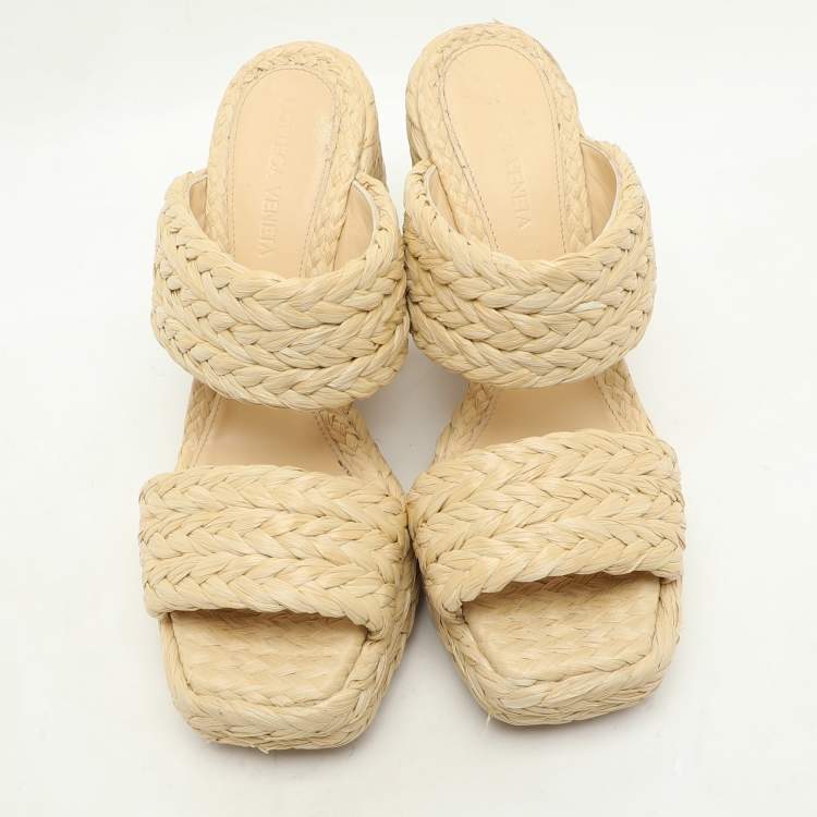 Pre Owned Bottega Veneta Beige Raffia Platform Slide Sandals Size 38