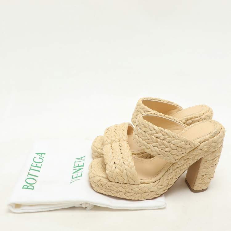 Pre Owned Bottega Veneta Beige Raffia Platform Slide Sandals Size 38