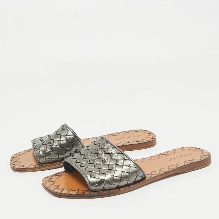 Pre Owned Bottega Veneta Metallic Grey Intrecciato Leather Flat Slide Sandals Size 36