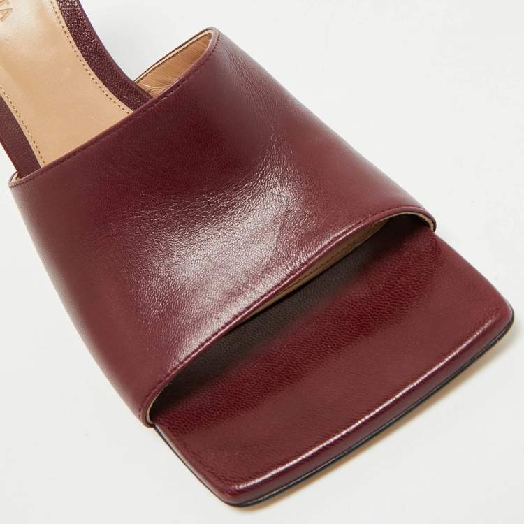 مملوكة مسبقًا Bottega Veneta Burgundy Leather Stretch Square Toe Slide Sandals Size 39
