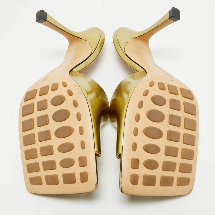 Pre Owned Bottega Veneta Gold Quilted Leather Lido Slide Sandals Size 39