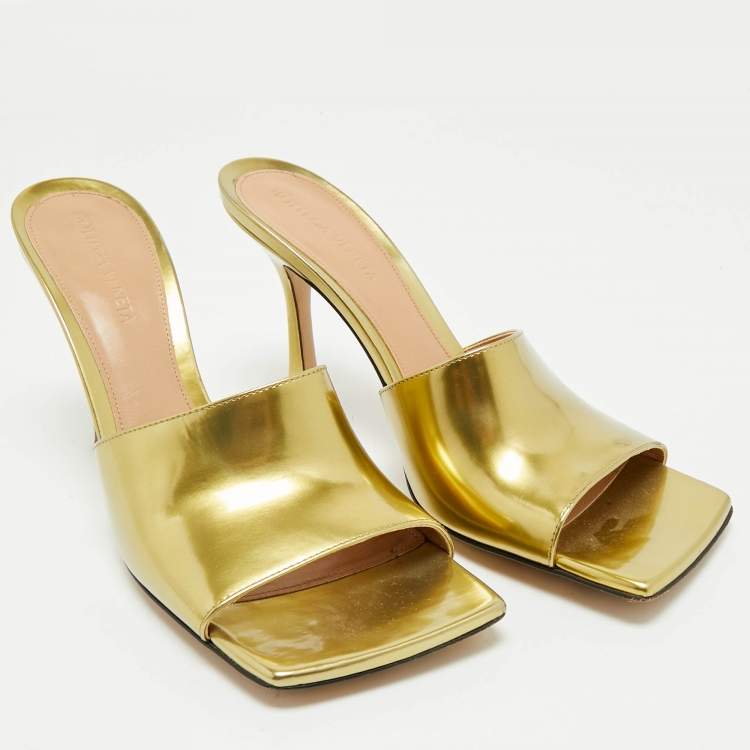 Pre Owned Bottega Veneta Gold Quilted Leather Lido Slide Sandals Size 39