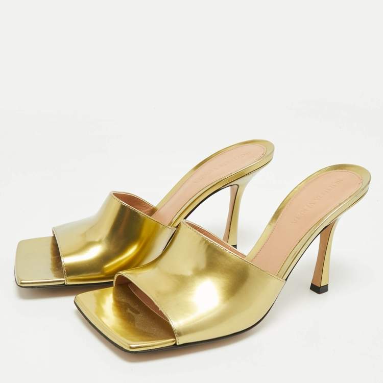 Pre Owned Bottega Veneta Gold Quilted Leather Lido Slide Sandals Size 39