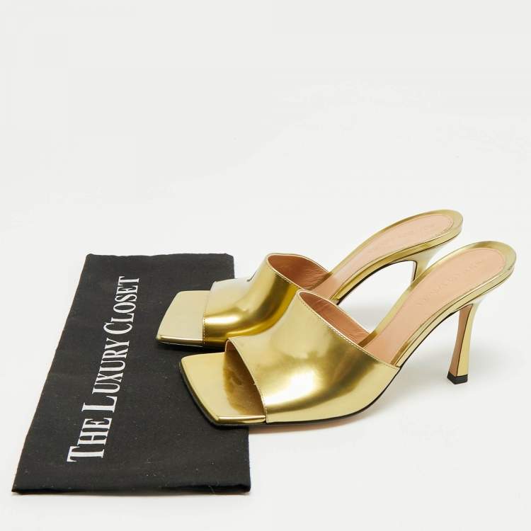 Pre Owned Bottega Veneta Gold Quilted Leather Lido Slide Sandals Size 39