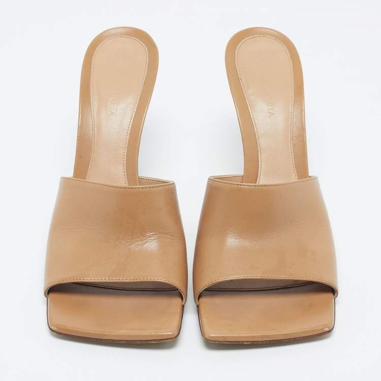 Pre Owned Bottega Veneta Beige Leather Square Open Toe Slide Sandals Size 39