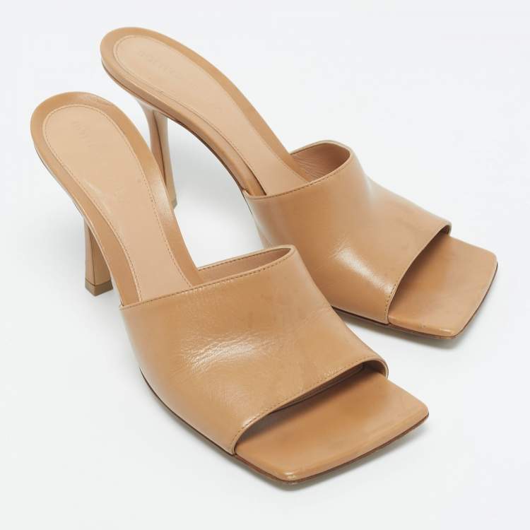 Pre Owned Bottega Veneta Beige Leather Square Open Toe Slide Sandals Size 39
