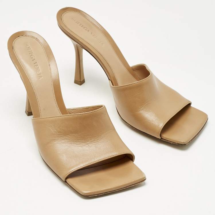 Pre Owned Bottega Veneta Beige Leather Stretch Slide Sandals Size 40
