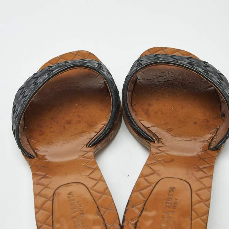 Pre Owned Bottega Veneta Black Intrecciato Leather Slide Sandals Size 37
