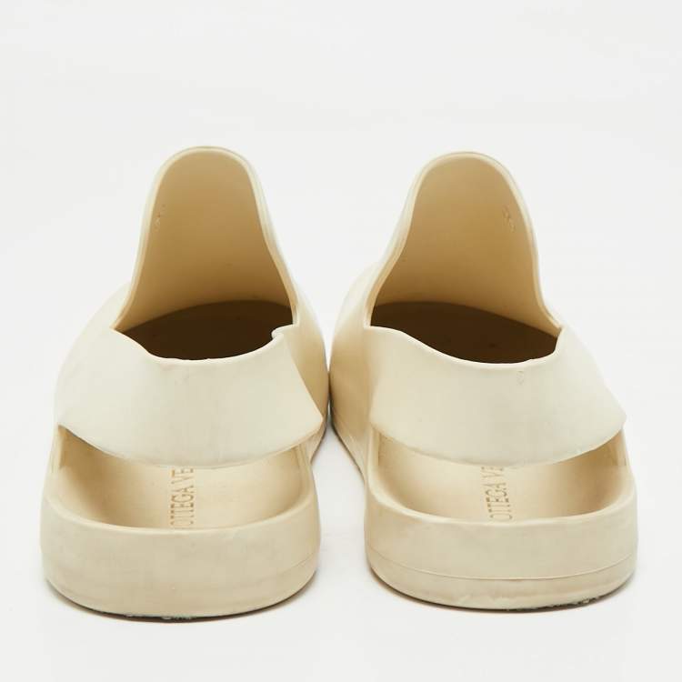 Pre Owned Bottega Veneta Cream Rubber Puddle Slingbacks Sandals Size 38