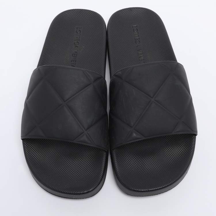 Pre Owned Bottega Veneta Black Quilted Rubber Pool Slides Size 40