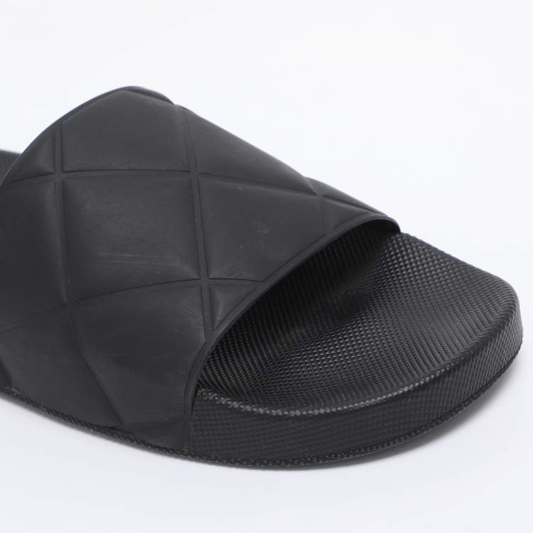 Pre Owned Bottega Veneta Black Quilted Rubber Pool Slides Size 40