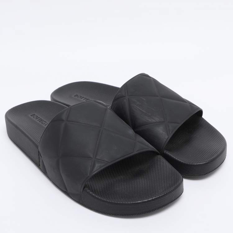 Pre Owned Bottega Veneta Black Quilted Rubber Pool Slides Size 40