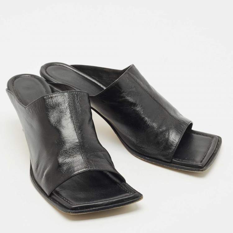 Pre Owned Bottega Veneta Black Leather Stretch Mules Size 39