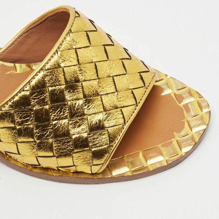 Pre Owned Bottega Veneta Gold Intrecciato Leather Ravello Slide Sandals Size 38.5