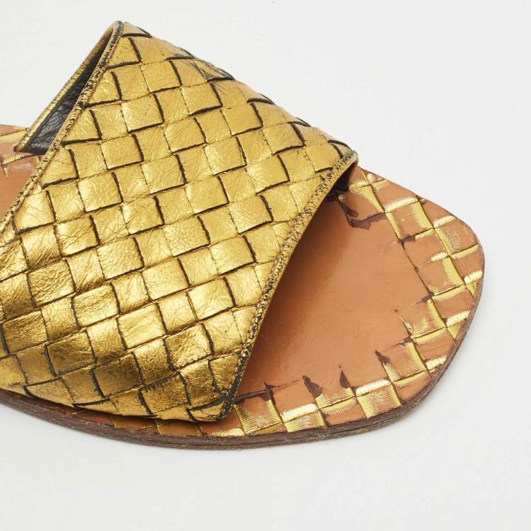 Pre Owned Bottega Veneta Gold Intrecciato Leather Flat Slides Size 41