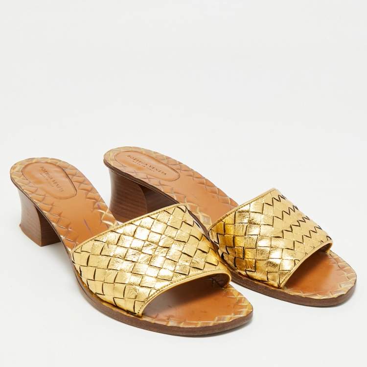Pre Owned Bottega Veneta Gold Intrecciato Leather Ravello Slide Sandals Size 40
