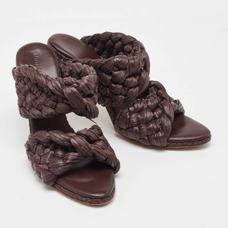 Pre Owned Bottega Veneta Dark Brown Raffia The Curve Slide Sandals Size 38