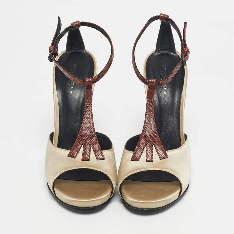 Pre Owned Bottega Veneta Beige/Silver Lizard Embossed Leather and Satin Wedge Sandals Size 39