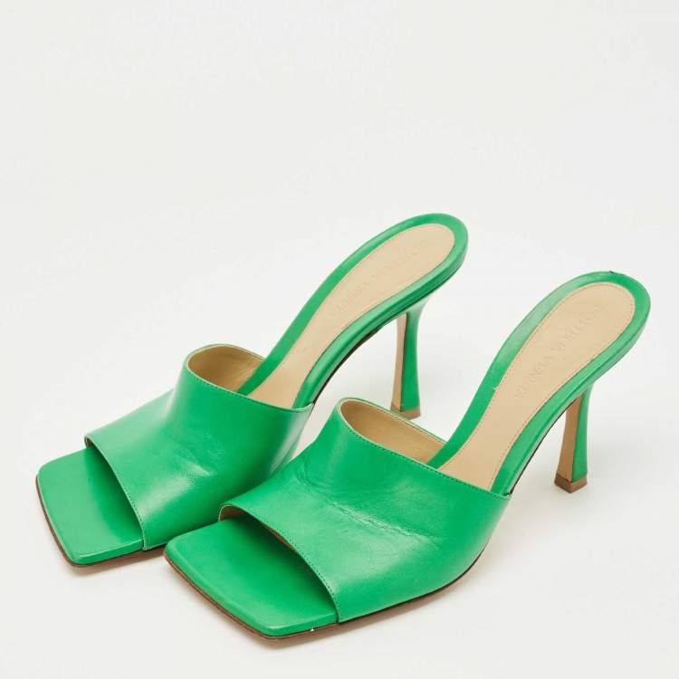 Pre Owned Bottega Veneta Green Leather Stretch Slide Sandals Size 37.5
