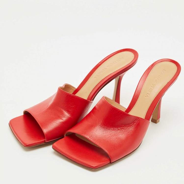 Pre Owned Bottega Veneta Red Leather Lido Slide Sandals Size 37.5