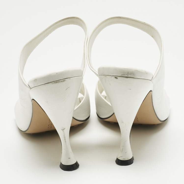 Pre Owned Bottega Veneta White Leather Thong Slide Sandals Size 39.5