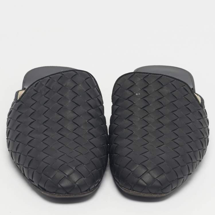 Pre Owned Bottega Veneta Black Leather Intrecciato Mules Size 36