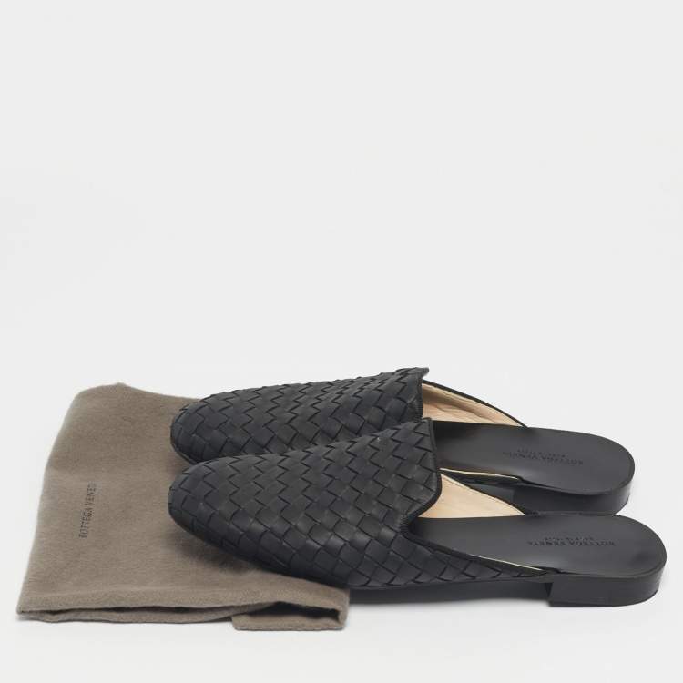 Pre Owned Bottega Veneta Black Leather Intrecciato Mules Size 36