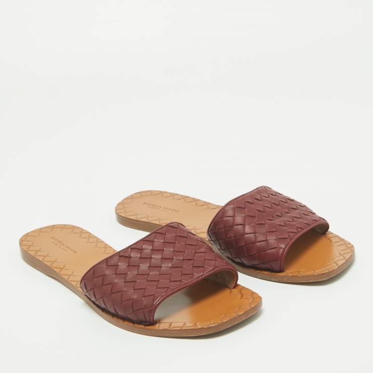 Pre Owned Bottega Veneta Burgundy Intrecciato Leather Flat Slides Size 40