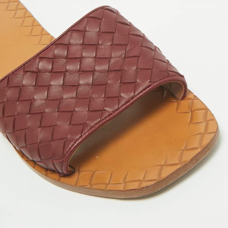 Pre Owned Bottega Veneta Burgundy Intrecciato Leather Flat Slides Size 40