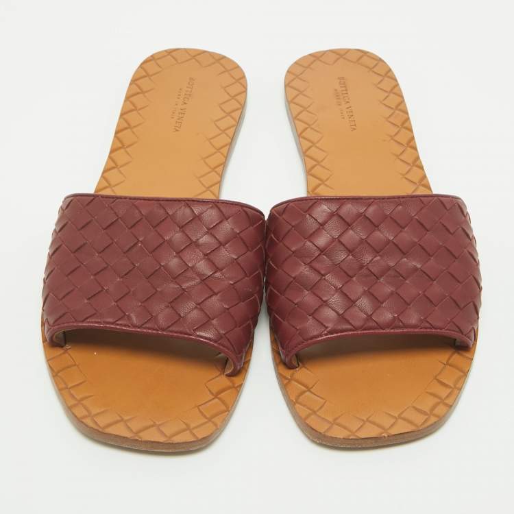 Pre Owned Bottega Veneta Burgundy Intrecciato Leather Flat Slides Size 40