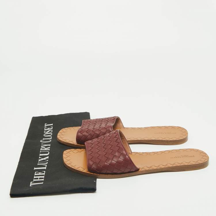 Pre Owned Bottega Veneta Burgundy Intrecciato Leather Flat Slides Size 40