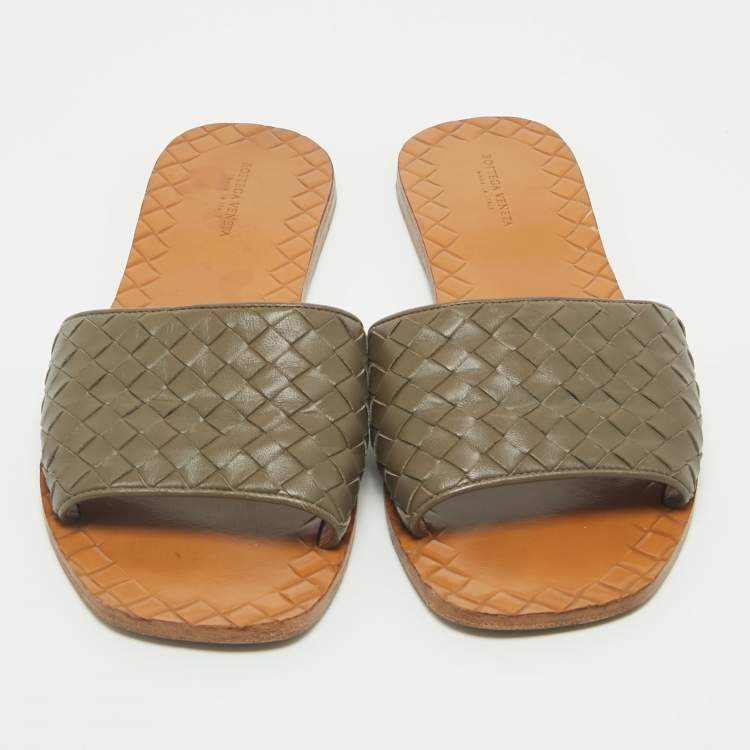 Pre Owned Bottega Veneta Grey Intrecciato Leather Flat Slides Size 40