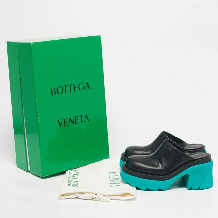 Pre Owned Bottega Veneta Black Leather Flash Mules Size 35