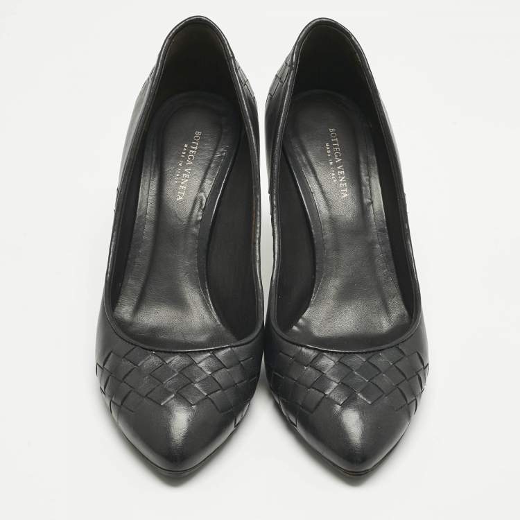 Pre Owned Bottega Veneta Black Leather Veneta Pumps Size 36.5
