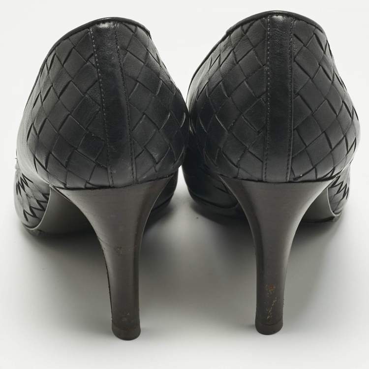 Pre Owned Bottega Veneta Black Leather Veneta Pumps Size 36.5