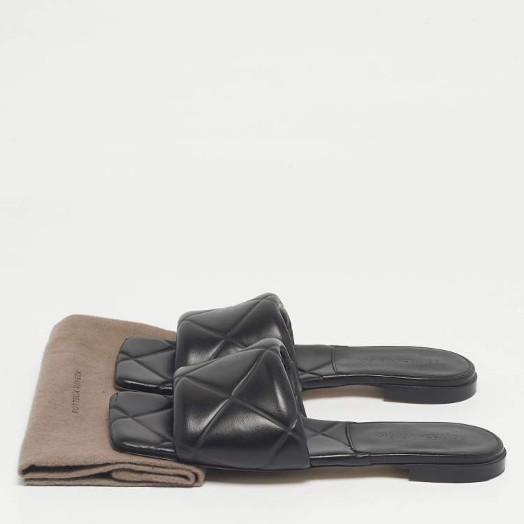 Pre Owned Bottega Veneta Black Leather Flat Slides Size 37